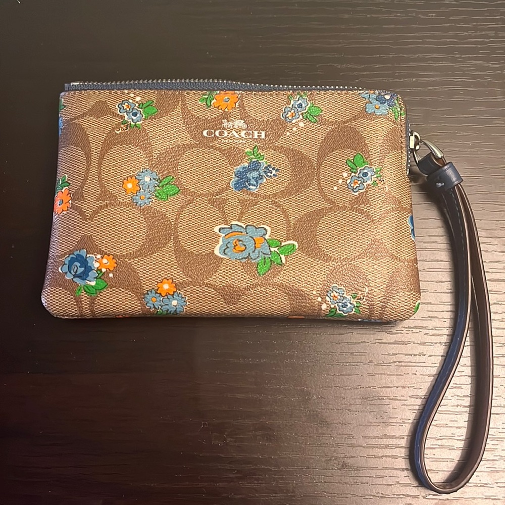 Small Coach Wristlet
